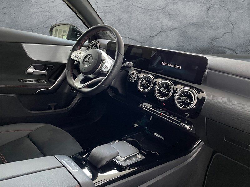 Mercedes-Benz A Hatchback 250 e hybrid AMG | předváděcí auto skladem | městský hatchback | objednání online | super cena | online prodej | autoibuy.com